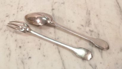 Couvert de service en argent uni. 229 g,...