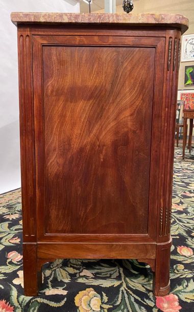 Buffet large en acajou massif et placage...