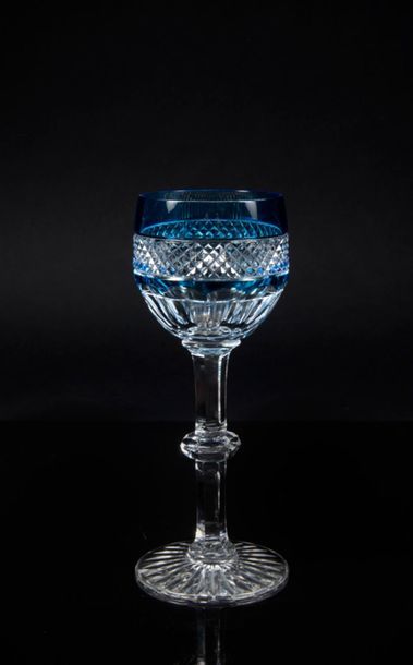 ST LOUIS
Série de 12 verres à vin du rhin...