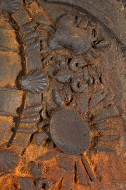 Importante plaque de cheminée en fonte de...