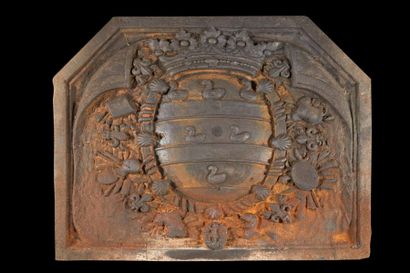 Importante plaque de cheminée en fonte de...
