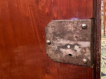 Secrétaire droit en acajou massif et placage...