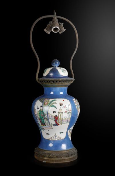 CHINE - XIXe siècle
Potiche balustre couverte...
