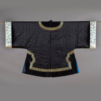 CHINE - XXe siècle
Veste en soie noire et...