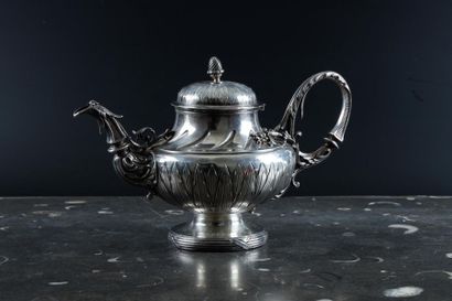 Théière et pot à lait balustre en argent,...