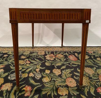 Table de tric-trac en acajou et placage de...