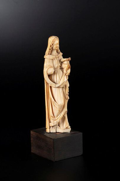 Vierge à l'Enfant en ivoire sculpté, dos...