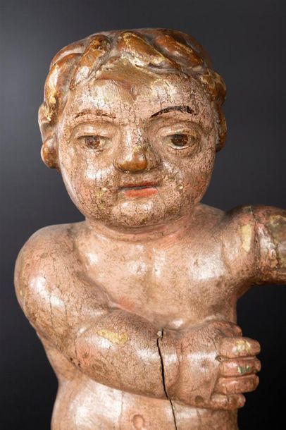 Angelot en bois sculpté en ronde-bosse et...