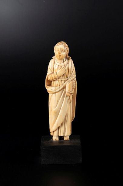 Saint Jean de Calvaire en ivoire sculpté...