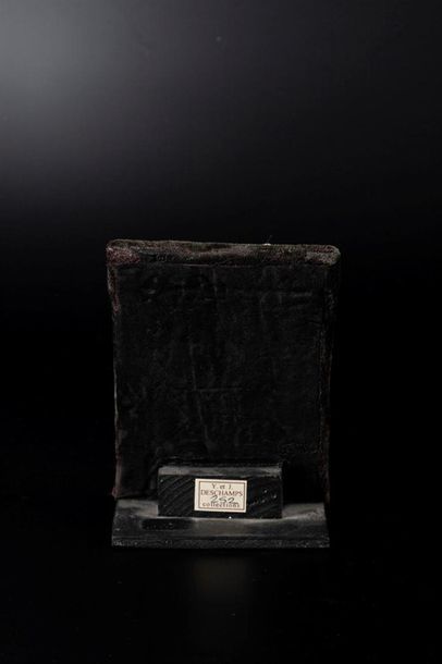 Deux plaquettes en os sculpté provenant d'un...