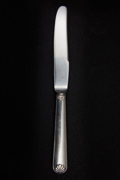 Ensemble de couverts en argent, modèle à...
