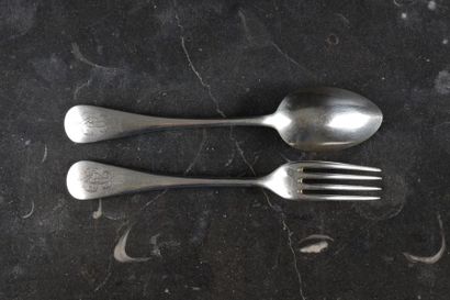 Ensemble de six couverts en argent uni, chiffrés....