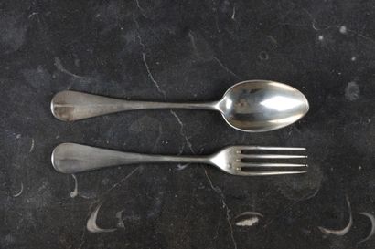 Ensemble de six couverts en argent uni, chiffrés....