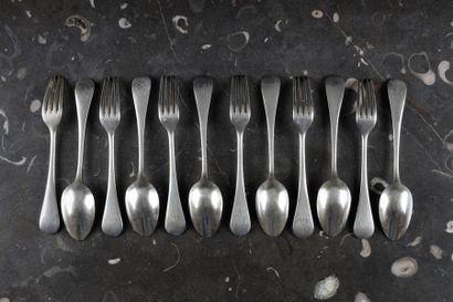 Ensemble de six couverts en argent uni, chiffrés....