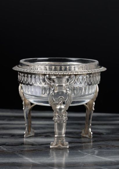 Paire de salières tripodes en argent ajouré...