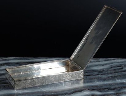 Boîte rectangulaire en argent à décor de...