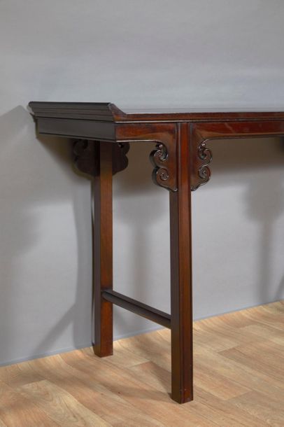CHINE - XIXe siècle
Table en bois naturel...