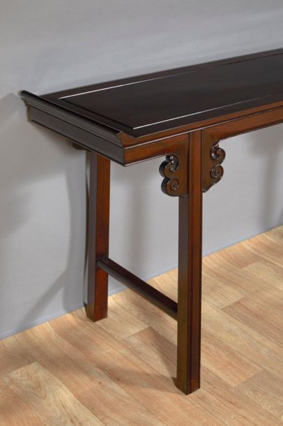 CHINE - XIXe siècle
Table en bois naturel...