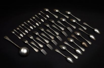 Ménagère en argent, modèle richement orné...