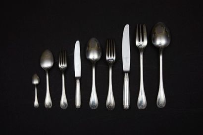 CHRISTOFLE. Ménagère de couverts en métal...
