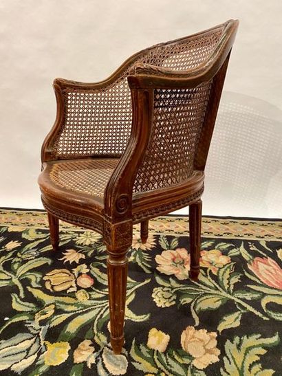 Petit fauteuil de bureau en bois naturel...