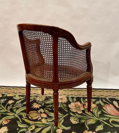 Petit fauteuil de bureau en bois naturel...