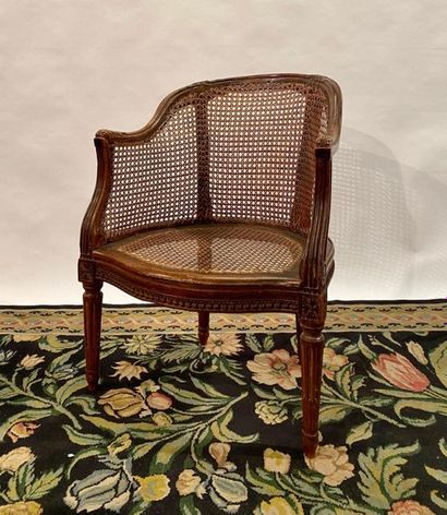 Petit fauteuil de bureau en bois naturel...