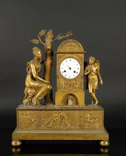 Pendule en bronze doré représentant Vénus...