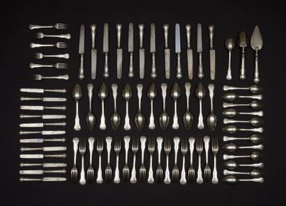 Ménagère de couverts en argent et argent...