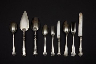 Ménagère de couverts en argent et argent...
