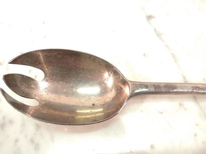 Couvert à salade en argent uni. 252 g, 25,5...