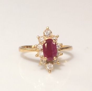 Bague marquise en or sertie d un rubis ovale...