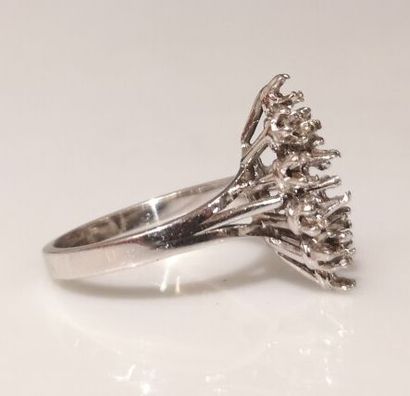 Monture de bague marquise en or gris, pour...