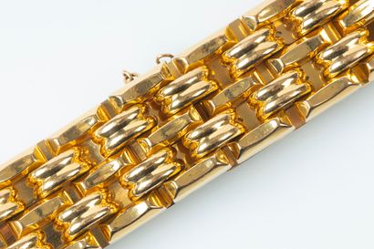 Bracelet articulé en or, les maillons alterné...