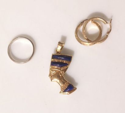 Ensemble de bijoux en or: alliance en or...