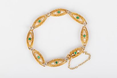 Bracelet en or et platine, les maillons étirés...