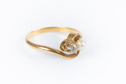 Bague toi et moi en or sertie d'une perle...