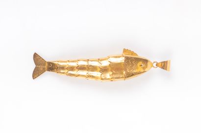Pendentif en or en forme de poisson articulé....