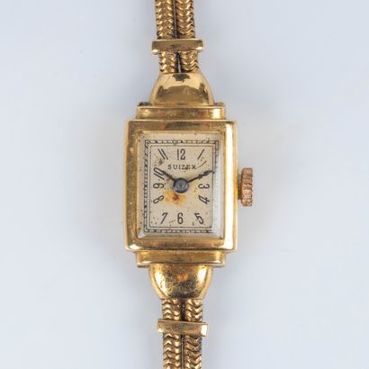 Bracelet-montre de dame en or, le boîtier...