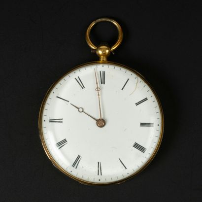 Montre de col en or gravé de fleurs, le cache-poussière...