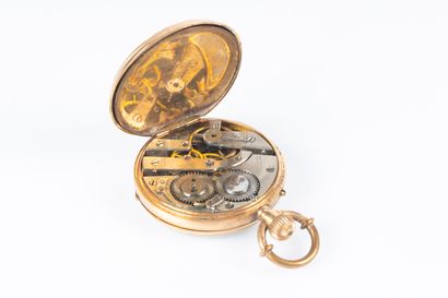 Montre de poche en or guilloché et gravé...