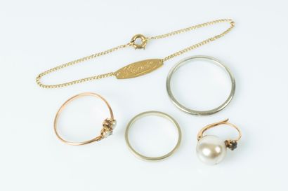 Ensemble de bijoux en or: 2 alliances, gourmette...