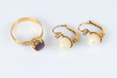 . 2 bagues et paire de boucles d'oreilles...