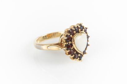 Bague coeur en vermeil sertie d'une opale...