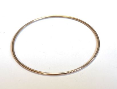 Bracelet jonc rond en or (9k). 4,75 g