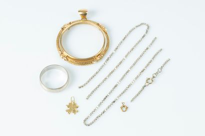 Ensemble de bijoux en or: alliance, monture...