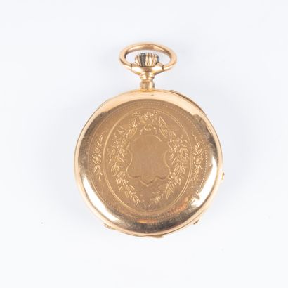 Montre de poche en or gravé d'un cartouche,...