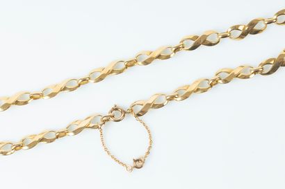 Collier en or à motifs d'infini, chaînette...