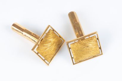 Paire de boutons de manchettes en or, motifs...