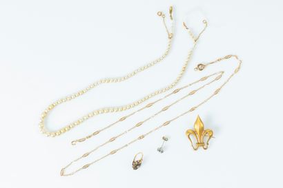 Ensemble de bijoux en or: chaîne, broche...